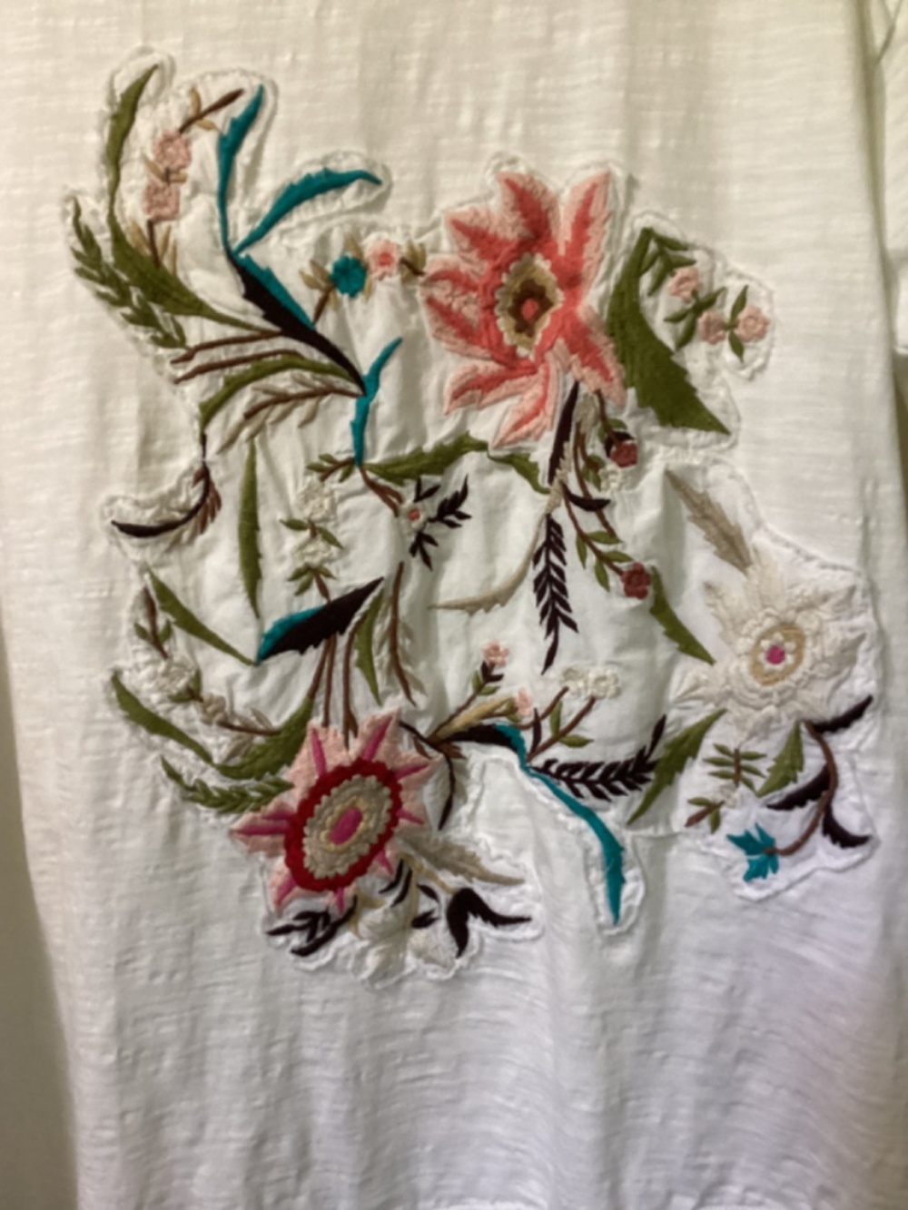 KRISTA LARSON embroidered flowers T shirt NWT - Picture 3 of 6